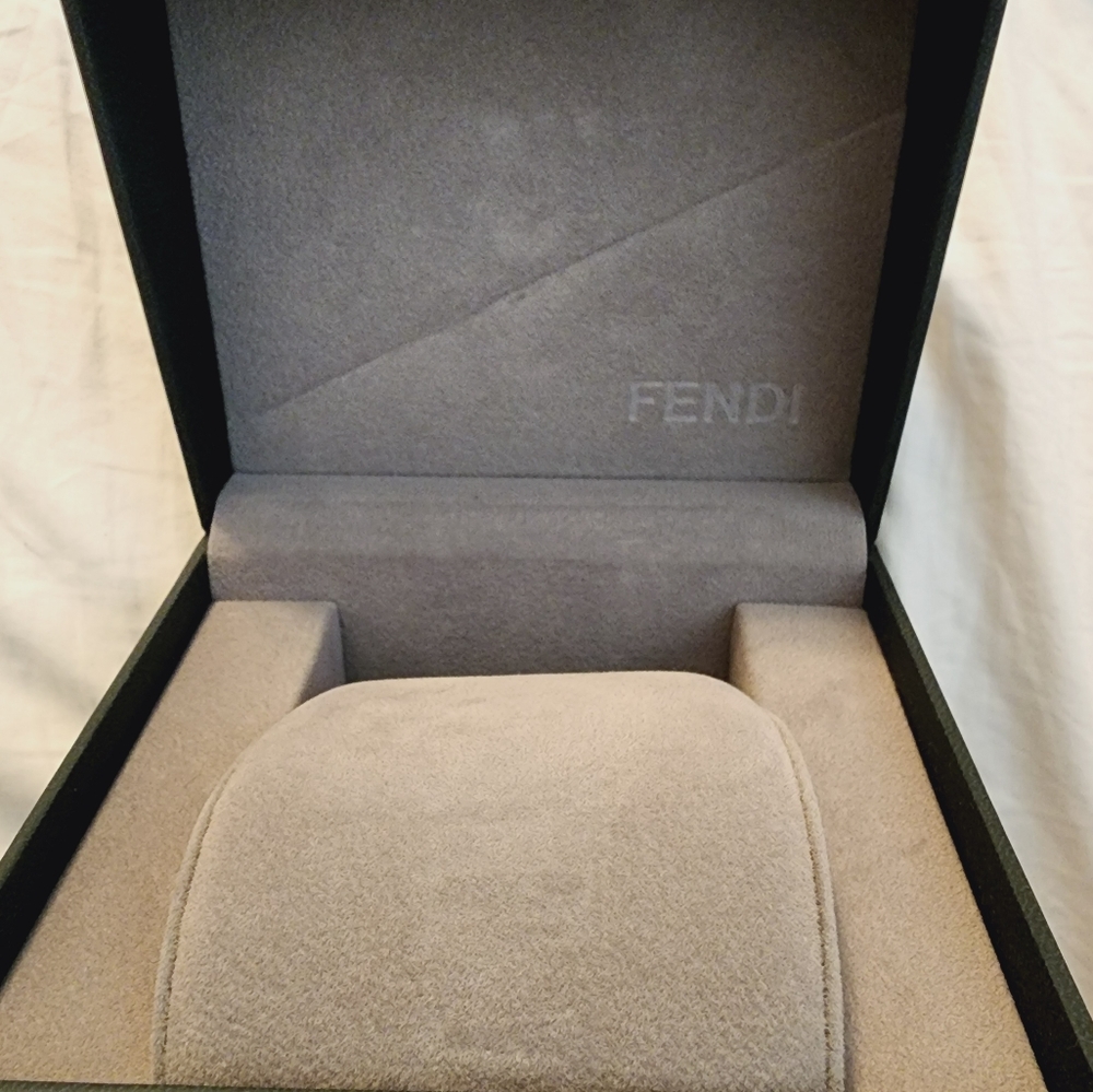 Brand New Fendi watch High Speed 4600M - Picture 10 of 13